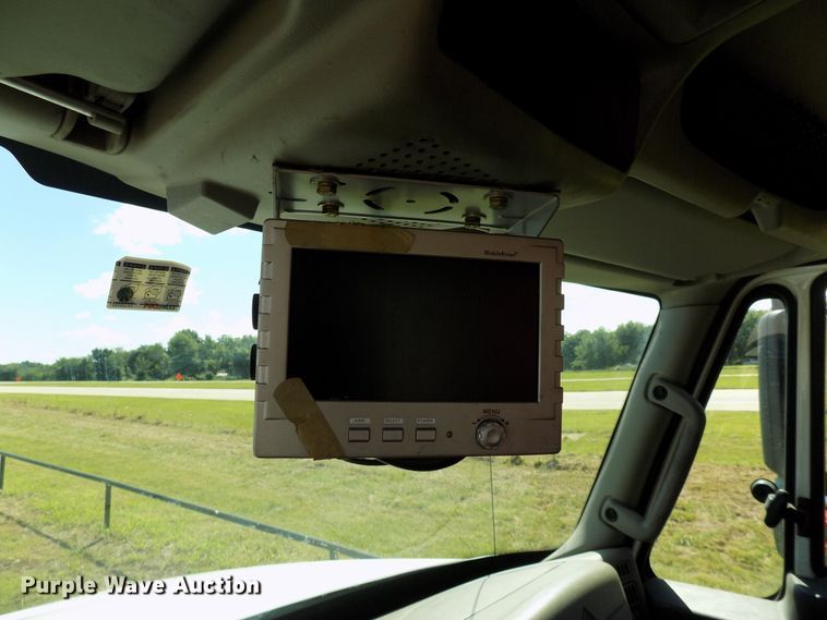 image for item FI9903 2013 International 4300 flatbed truck