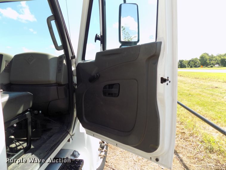 image for item FI9903 2013 International 4300 flatbed truck