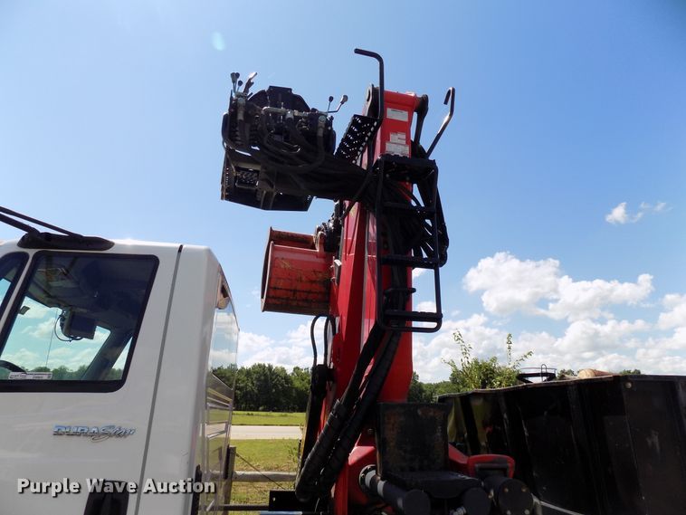 image for item FI9903 2013 International 4300 flatbed truck