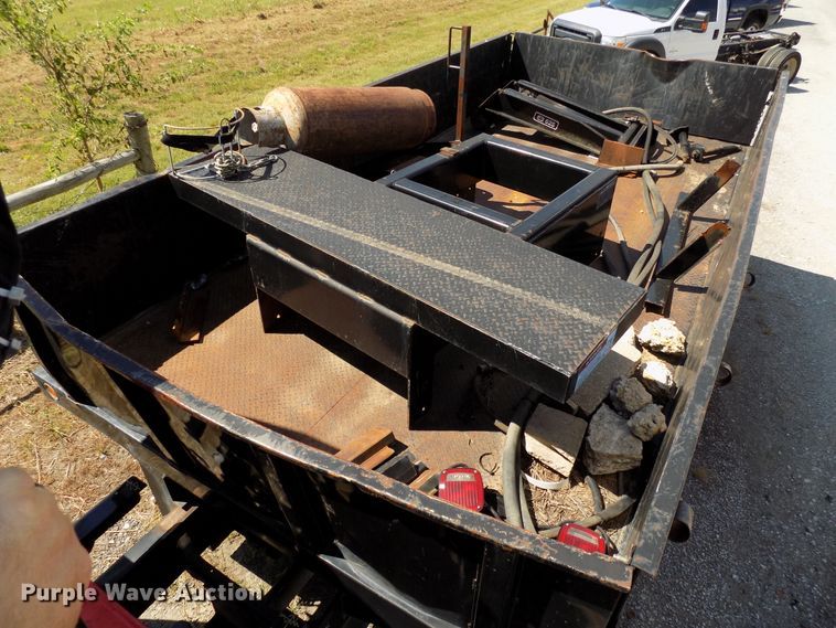 image for item FI9903 2013 International 4300 flatbed truck