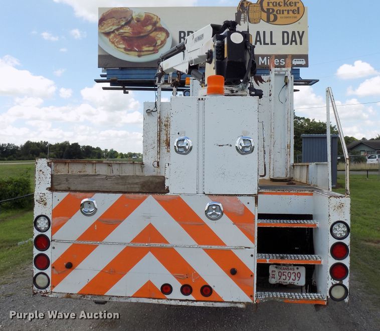 image for item FI9906 2007 Freightliner Business Class M2 service truck