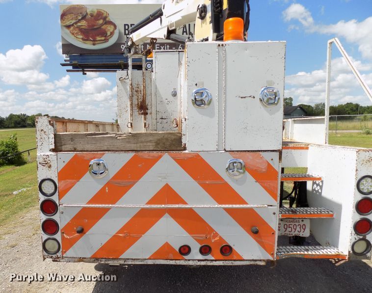 image for item FI9906 2007 Freightliner Business Class M2 service truck