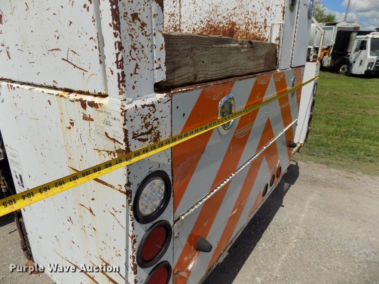 image for item FI9906 2007 Freightliner Business Class M2 service truck