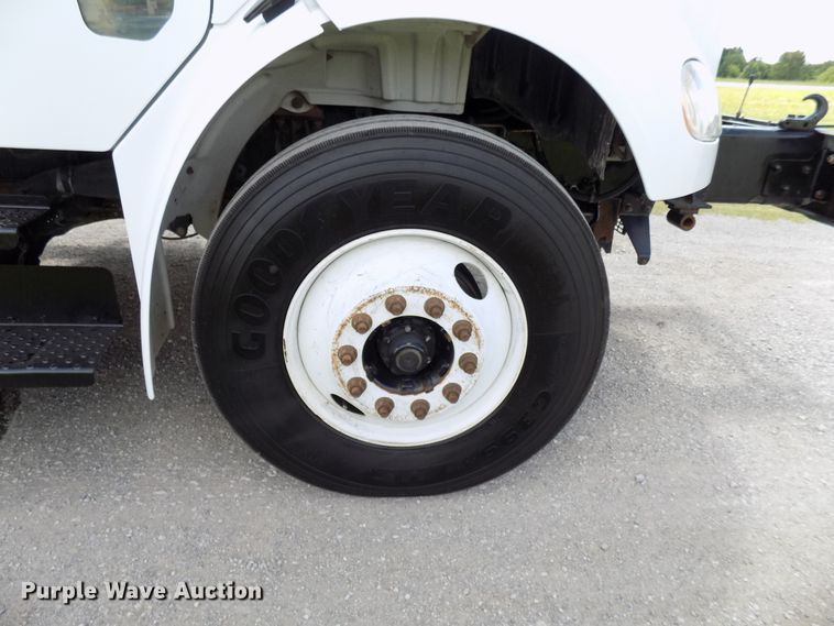 image for item FI9906 2007 Freightliner Business Class M2 service truck