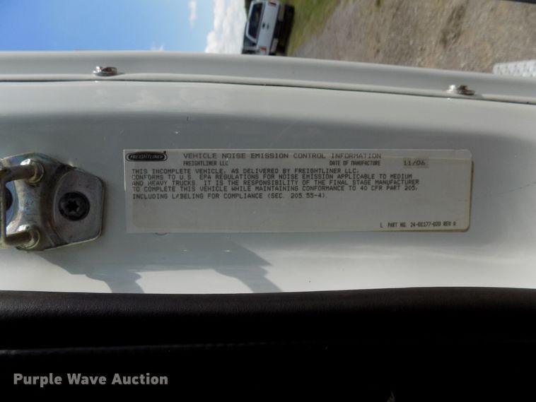 image for item FI9906 2007 Freightliner Business Class M2 service truck