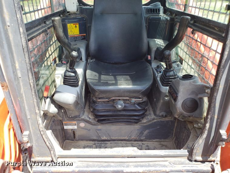 image for item FL9034 2013 Kubota SVL75 skid steer
