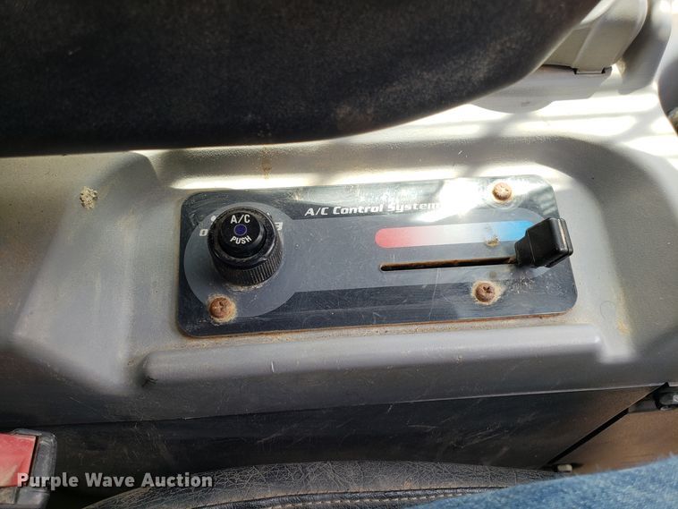 image for item FL9034 2013 Kubota SVL75 skid steer