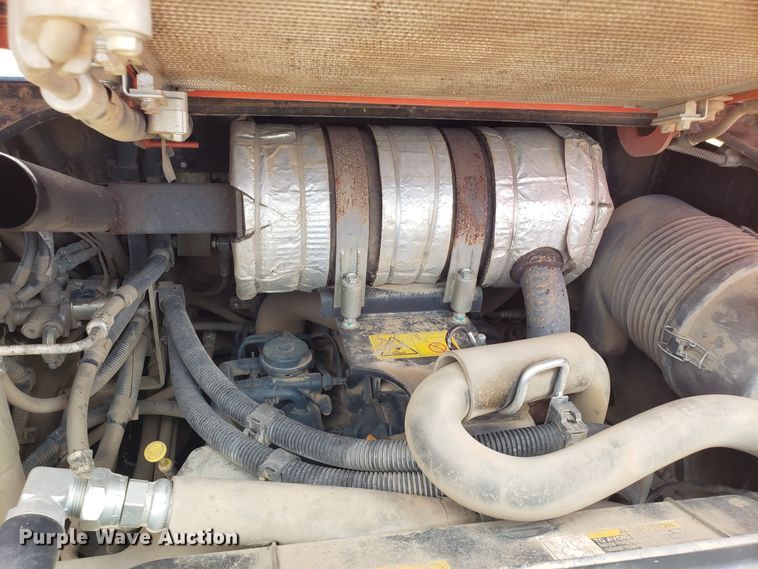 image for item FL9034 2013 Kubota SVL75 skid steer