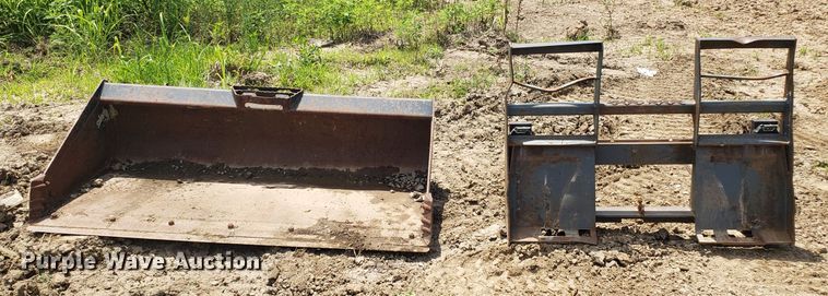 image for item FL9034 2013 Kubota SVL75 skid steer