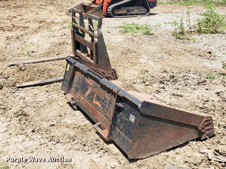 image for item FL9034 2013 Kubota SVL75 skid steer