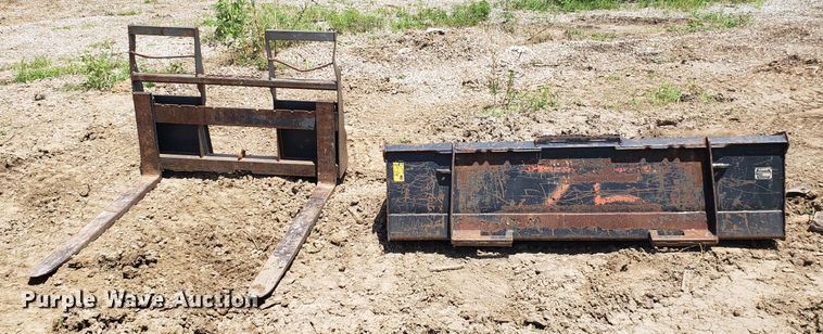 image for item FL9034 2013 Kubota SVL75 skid steer