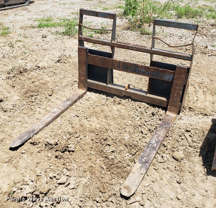 image for item FL9034 2013 Kubota SVL75 skid steer