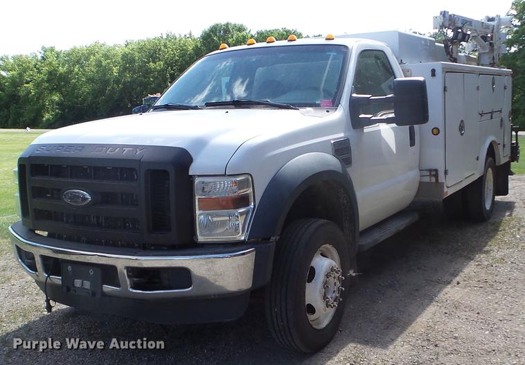 image for item FM9386 2009 Ford F550 Super Duty service truck with crane
