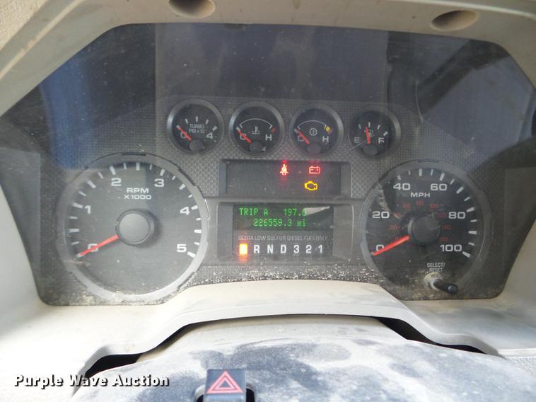 image for item FM9386 2009 Ford F550 Super Duty service truck with crane