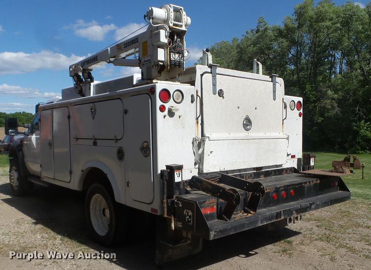 image for item FM9386 2009 Ford F550 Super Duty service truck with crane