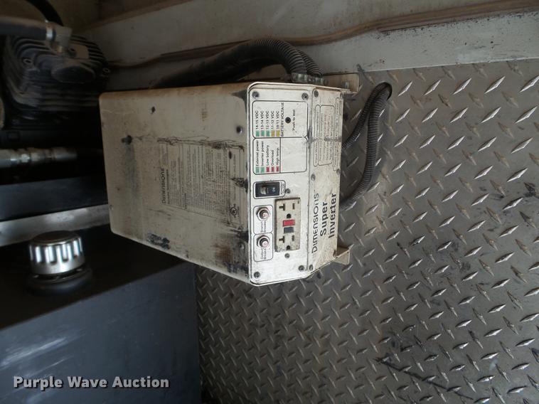 image for item FM9386 2009 Ford F550 Super Duty service truck with crane