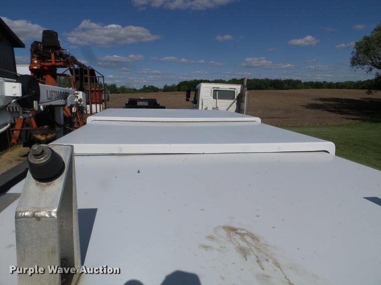 image for item FM9386 2009 Ford F550 Super Duty service truck with crane