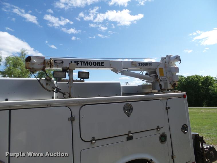 image for item FM9386 2009 Ford F550 Super Duty service truck with crane