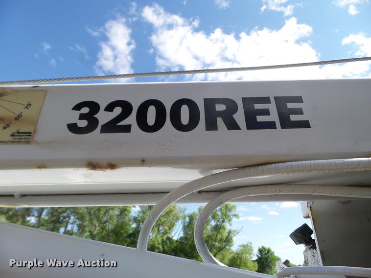 image for item FM9386 2009 Ford F550 Super Duty service truck with crane