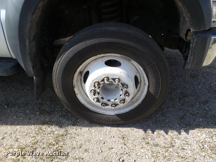 image for item FM9386 2009 Ford F550 Super Duty service truck with crane