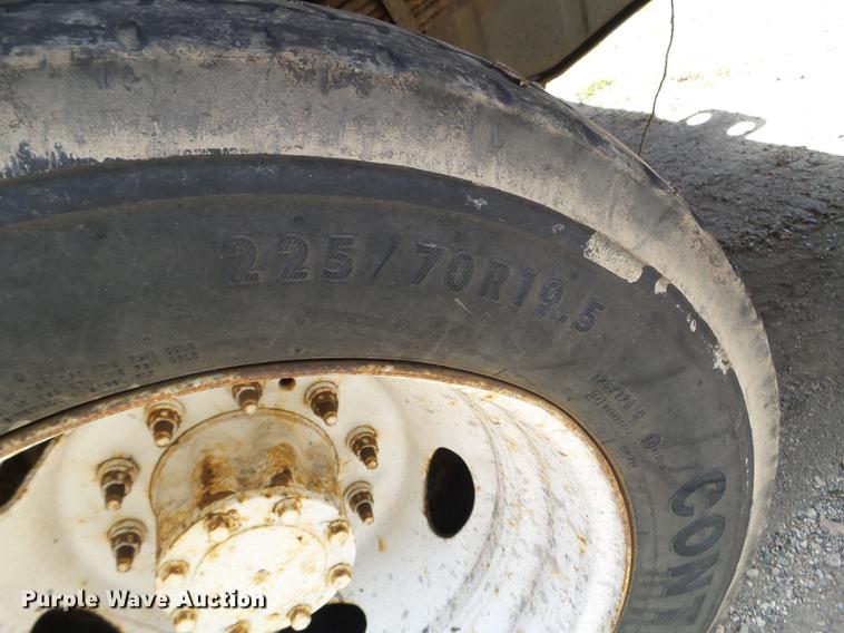 image for item FM9386 2009 Ford F550 Super Duty service truck with crane