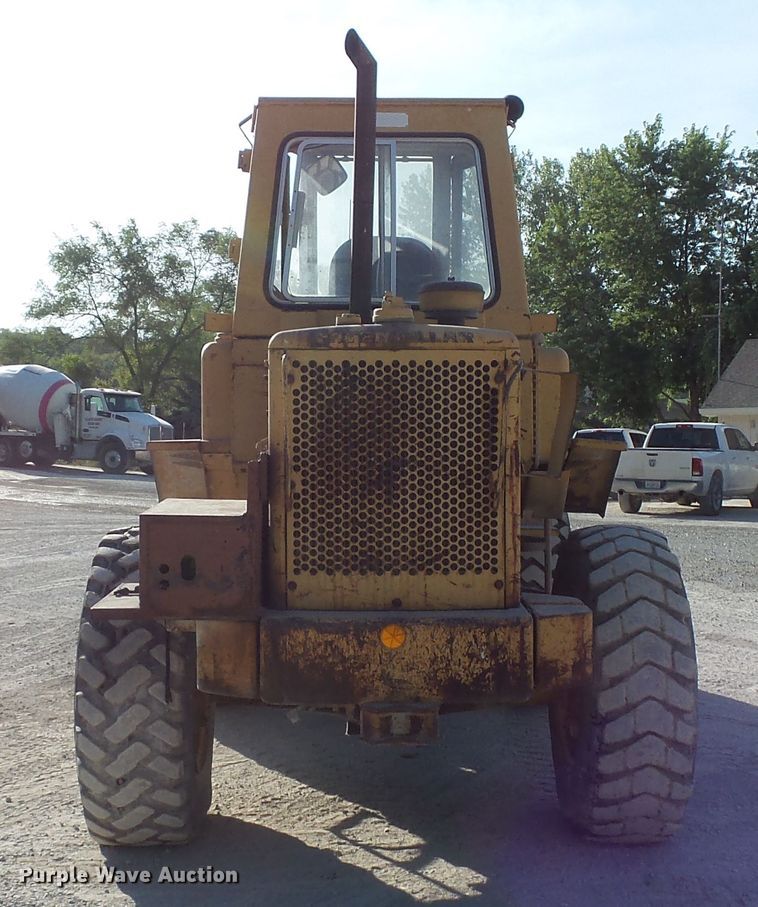 image for item FM9664 1983 Caterpillar 930 wheel loader