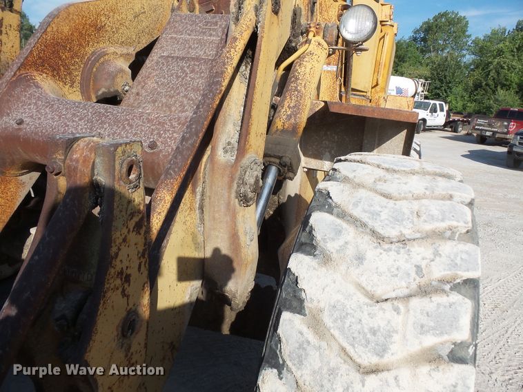 image for item FM9664 1983 Caterpillar 930 wheel loader