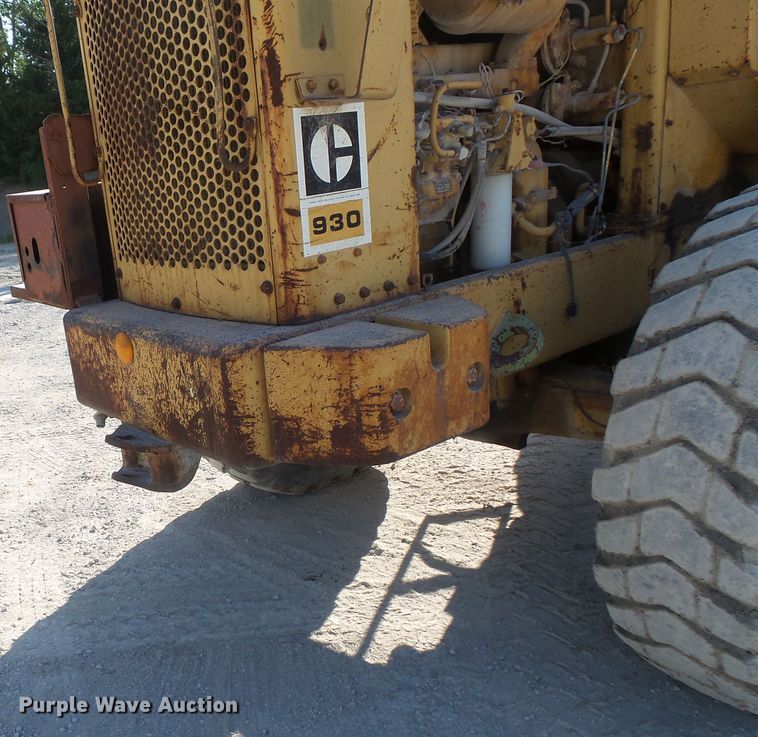 image for item FM9664 1983 Caterpillar 930 wheel loader