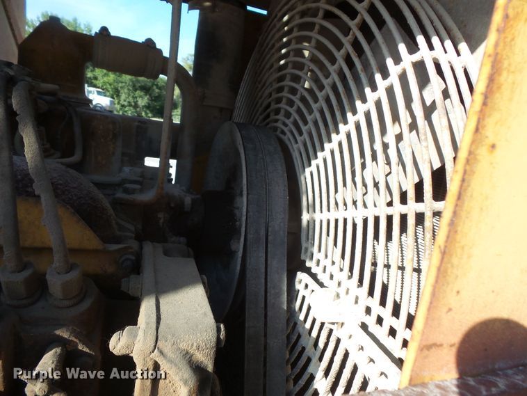 image for item FM9664 1983 Caterpillar 930 wheel loader