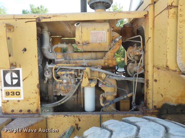 image for item FM9664 1983 Caterpillar 930 wheel loader