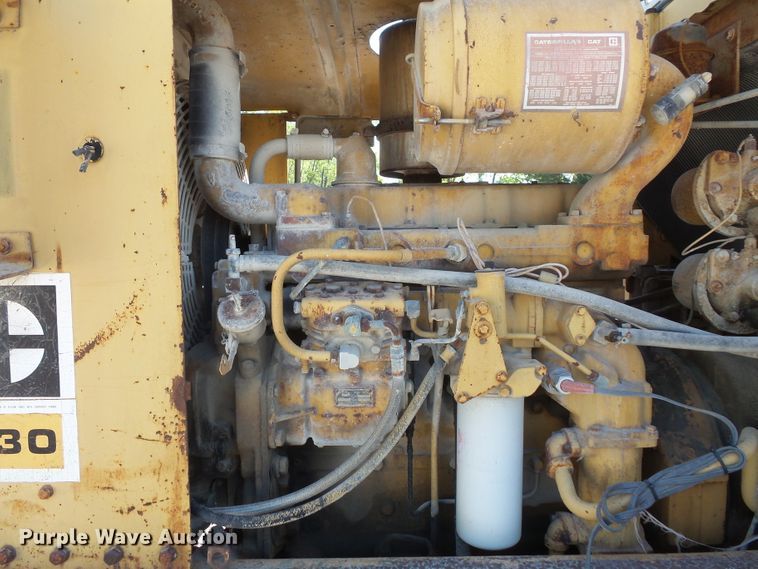 image for item FM9664 1983 Caterpillar 930 wheel loader