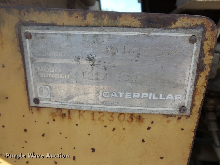 image for item FM9664 1983 Caterpillar 930 wheel loader