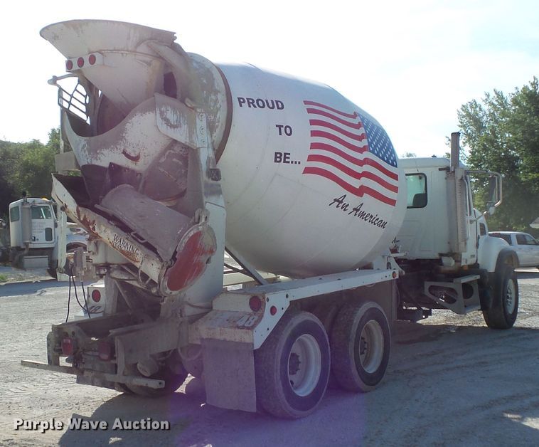 image for item FM9665 2005 Mack CV713 ready mix truck