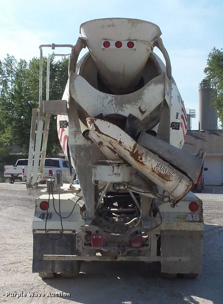 image for item FM9665 2005 Mack CV713 ready mix truck