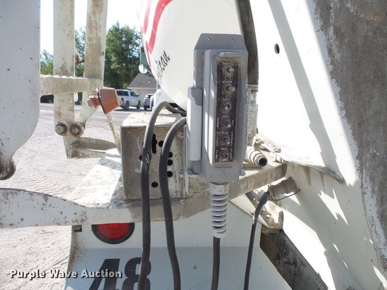 image for item FM9665 2005 Mack CV713 ready mix truck