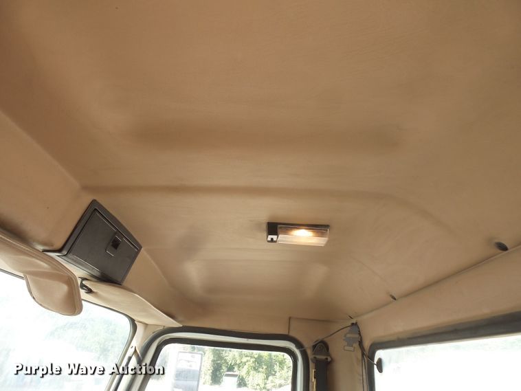 image for item FM9665 2005 Mack CV713 ready mix truck