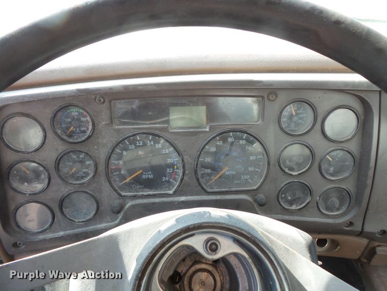 image for item FM9665 2005 Mack CV713 ready mix truck