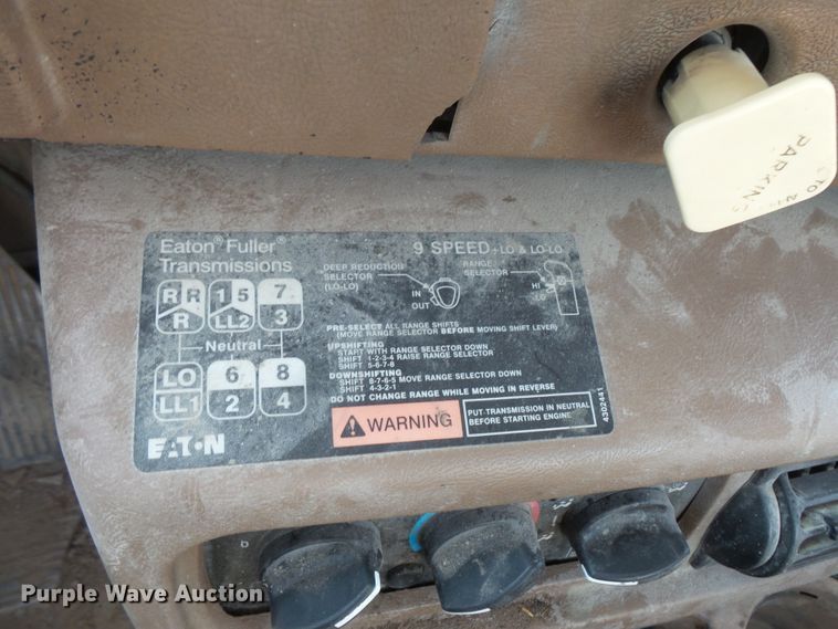 image for item FM9665 2005 Mack CV713 ready mix truck