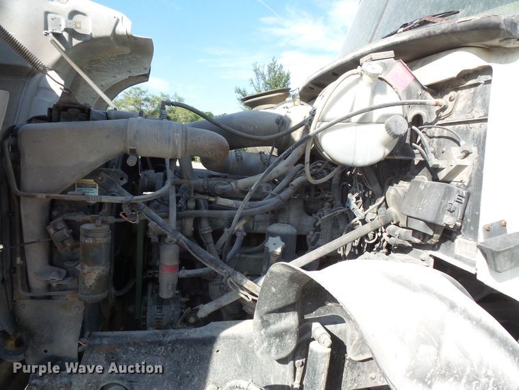 image for item FM9665 2005 Mack CV713 ready mix truck