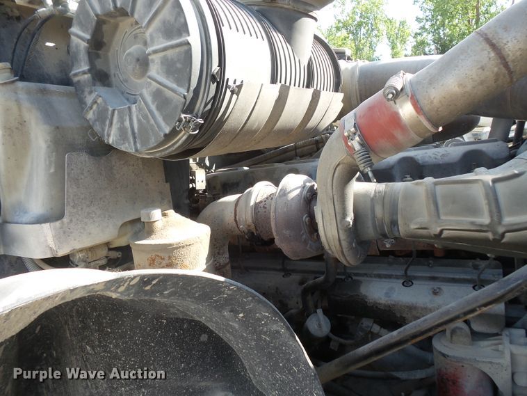 image for item FM9665 2005 Mack CV713 ready mix truck