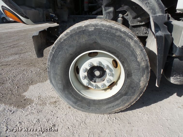 image for item FM9665 2005 Mack CV713 ready mix truck