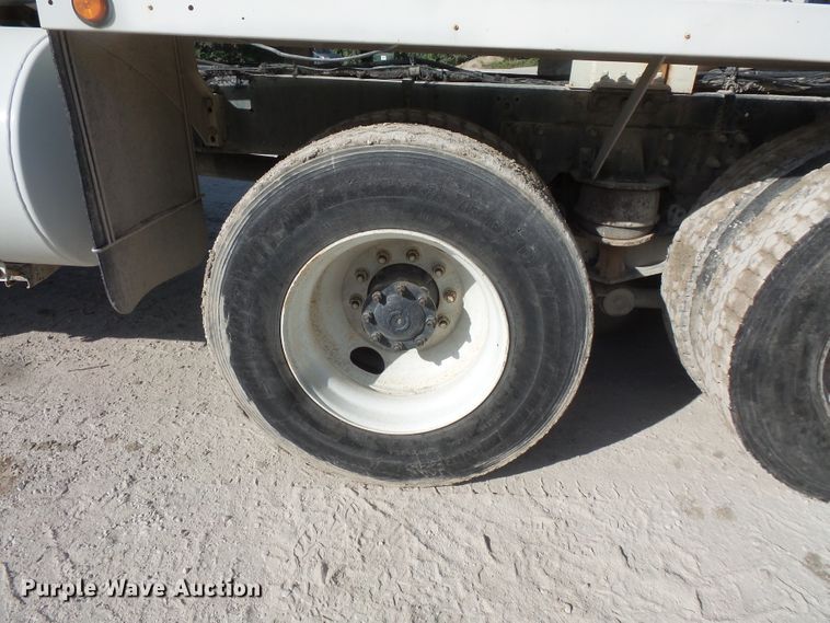 image for item FM9665 2005 Mack CV713 ready mix truck