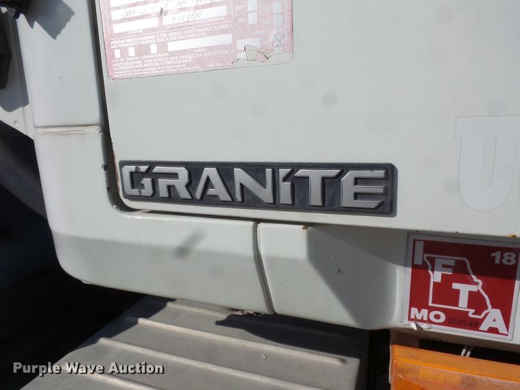 image for item FM9665 2005 Mack CV713 ready mix truck