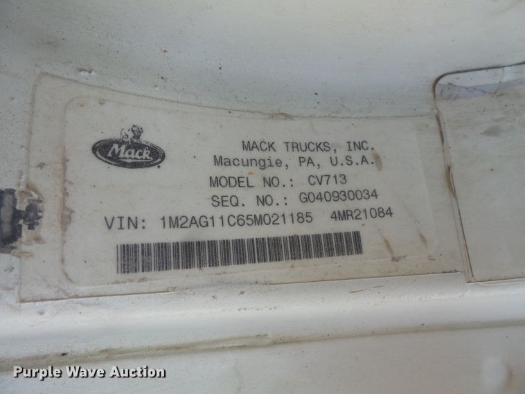 image for item FM9665 2005 Mack CV713 ready mix truck