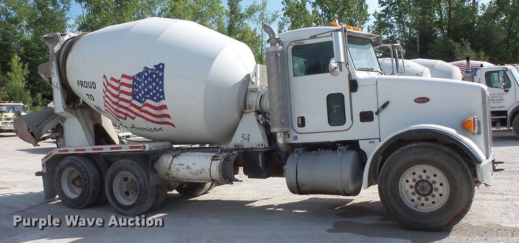 image for item FM9666 2005 Peterbilt 357 ready mix truck