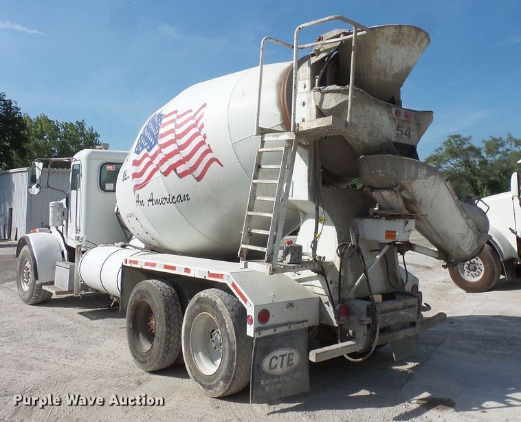 image for item FM9666 2005 Peterbilt 357 ready mix truck
