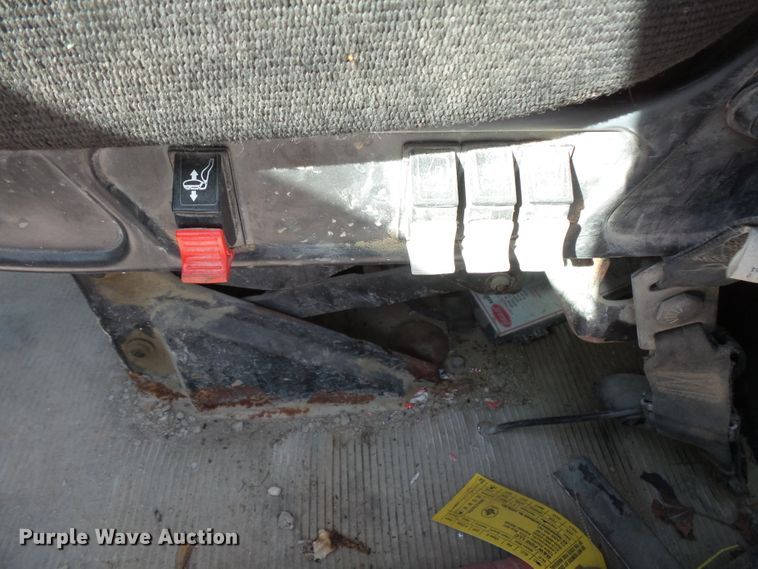 image for item FM9666 2005 Peterbilt 357 ready mix truck