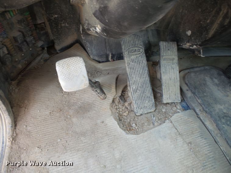 image for item FM9666 2005 Peterbilt 357 ready mix truck