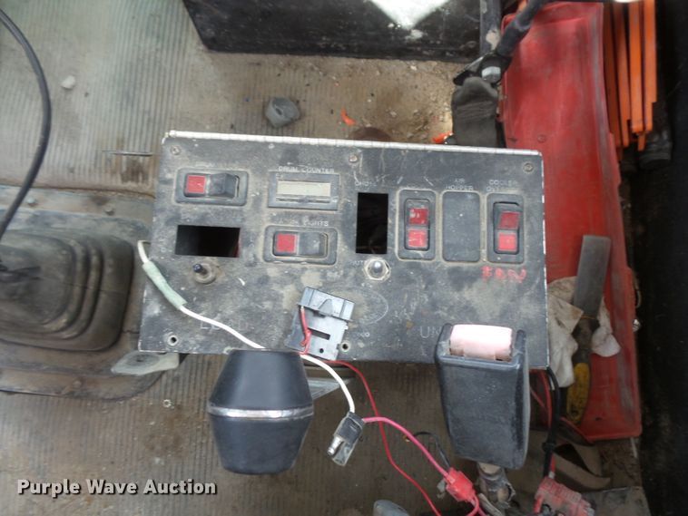 image for item FM9666 2005 Peterbilt 357 ready mix truck