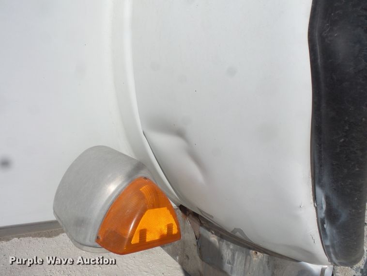 image for item FM9666 2005 Peterbilt 357 ready mix truck